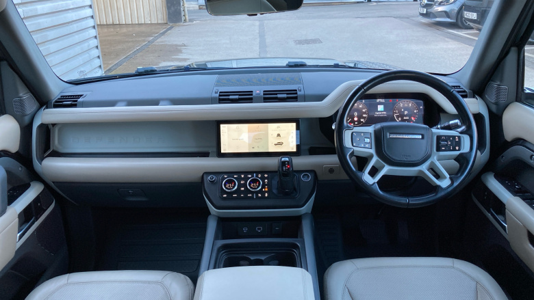 Land Rover Defender 3.0 D300 HSE 110 5dr Auto Diesel Estate